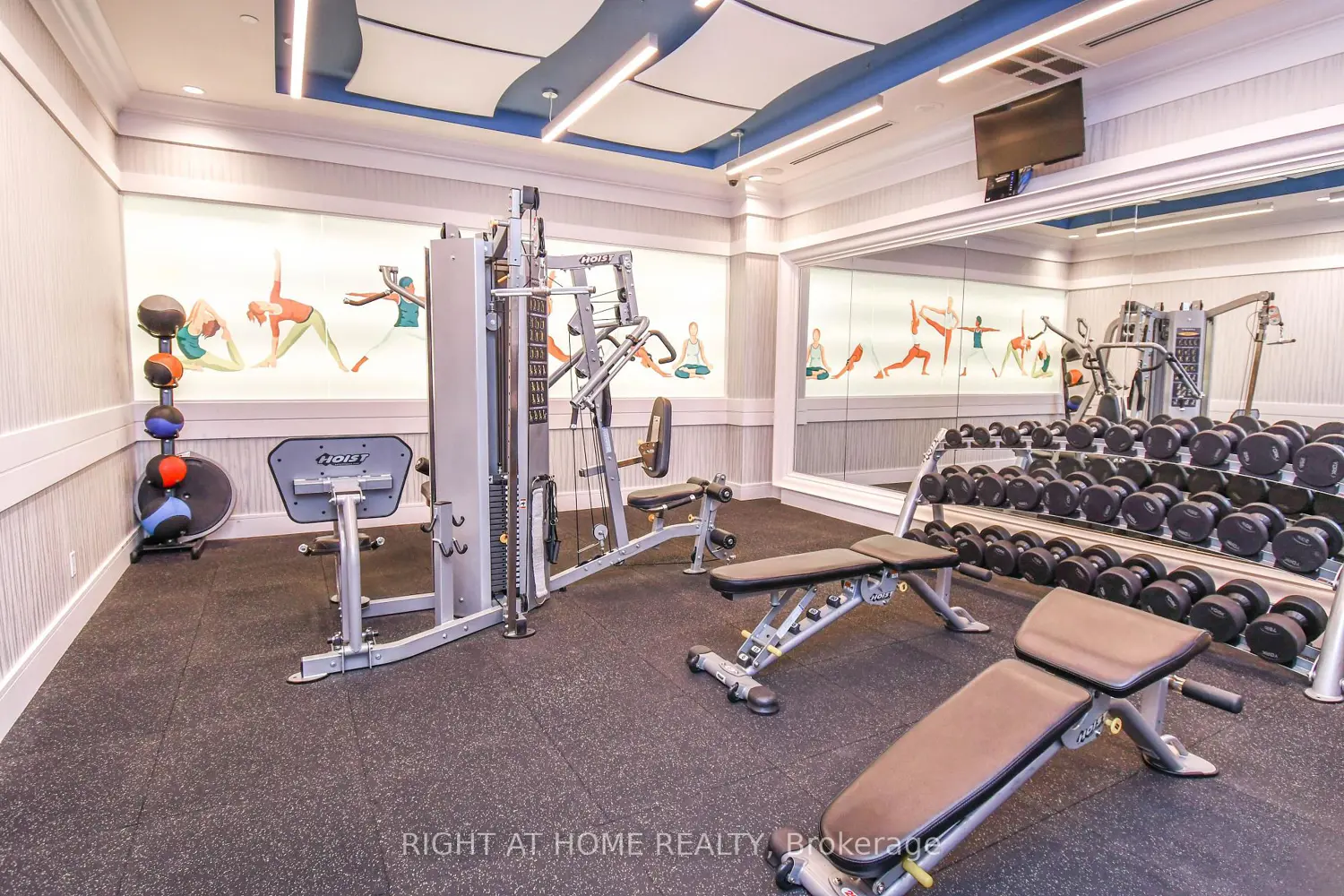 Additional image 11 of 9085 Jane Street 811