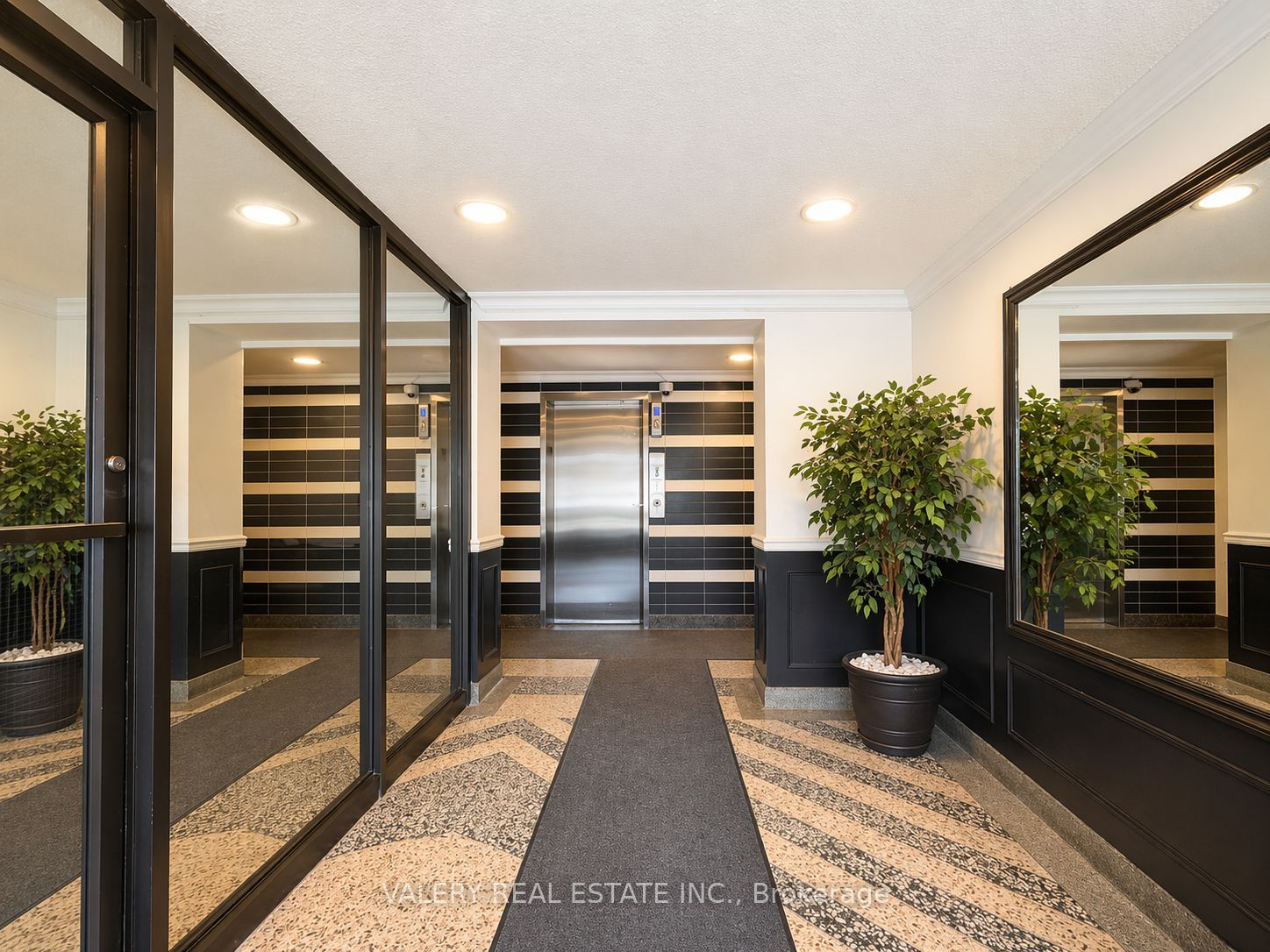 Additional image 2 of 304-11 Glenburn Avenue, Toronto, ON, M4B 2X1