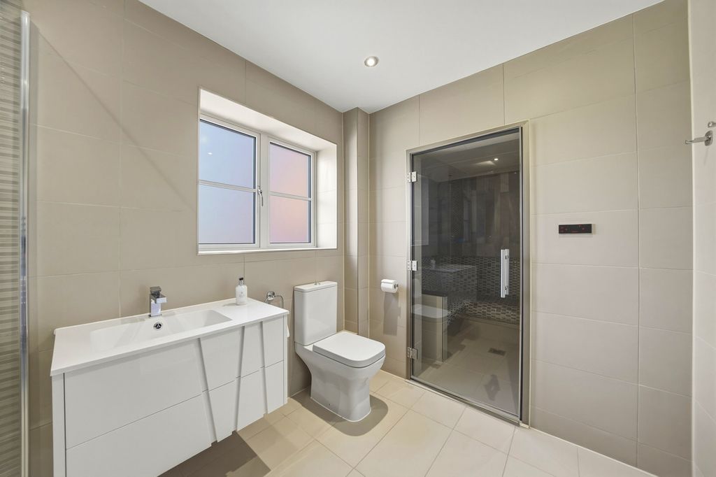 Additional image 18 of 5 bed detached house for saleWeaverlake Drive Yoxall Burton-On-Trent, Staffordshire DE13