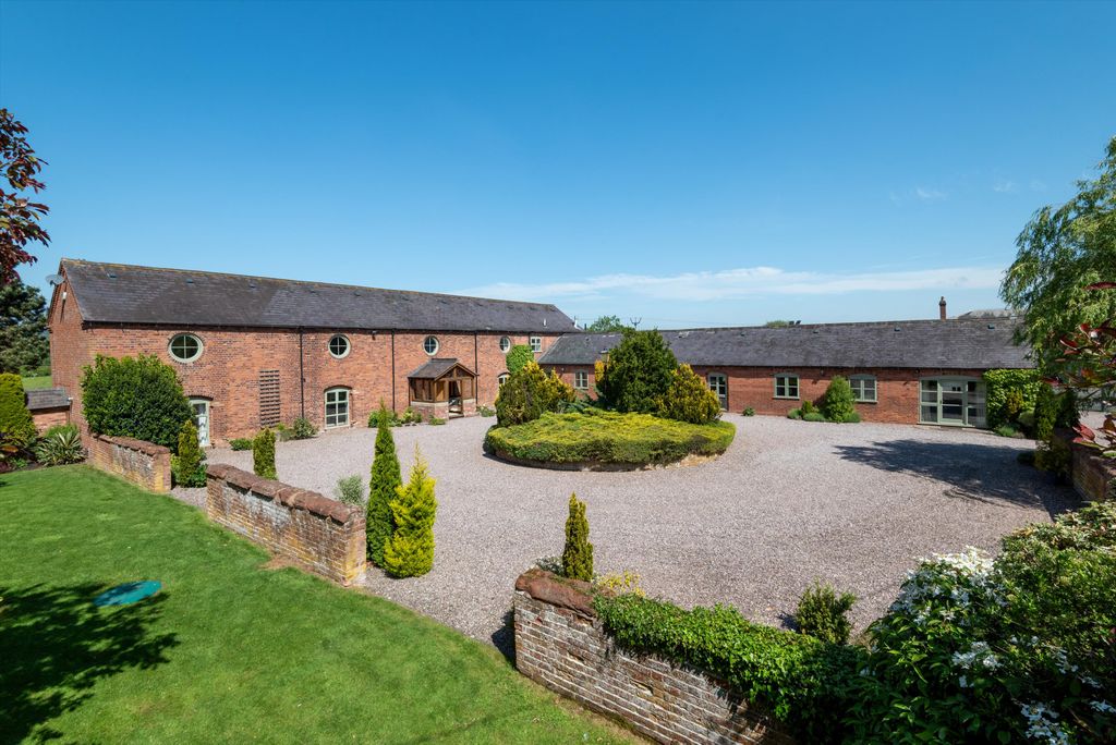 5 bed detached house for saleHouse And 8.35 Acres Of Land, Maesbrook, Oswestry, Shropshire SY10