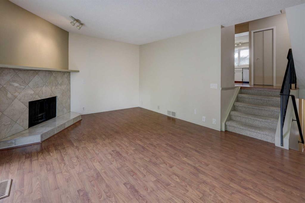 Additional image 4 of 82 Point Drive NW, Calgary, AB, T3B 5B3