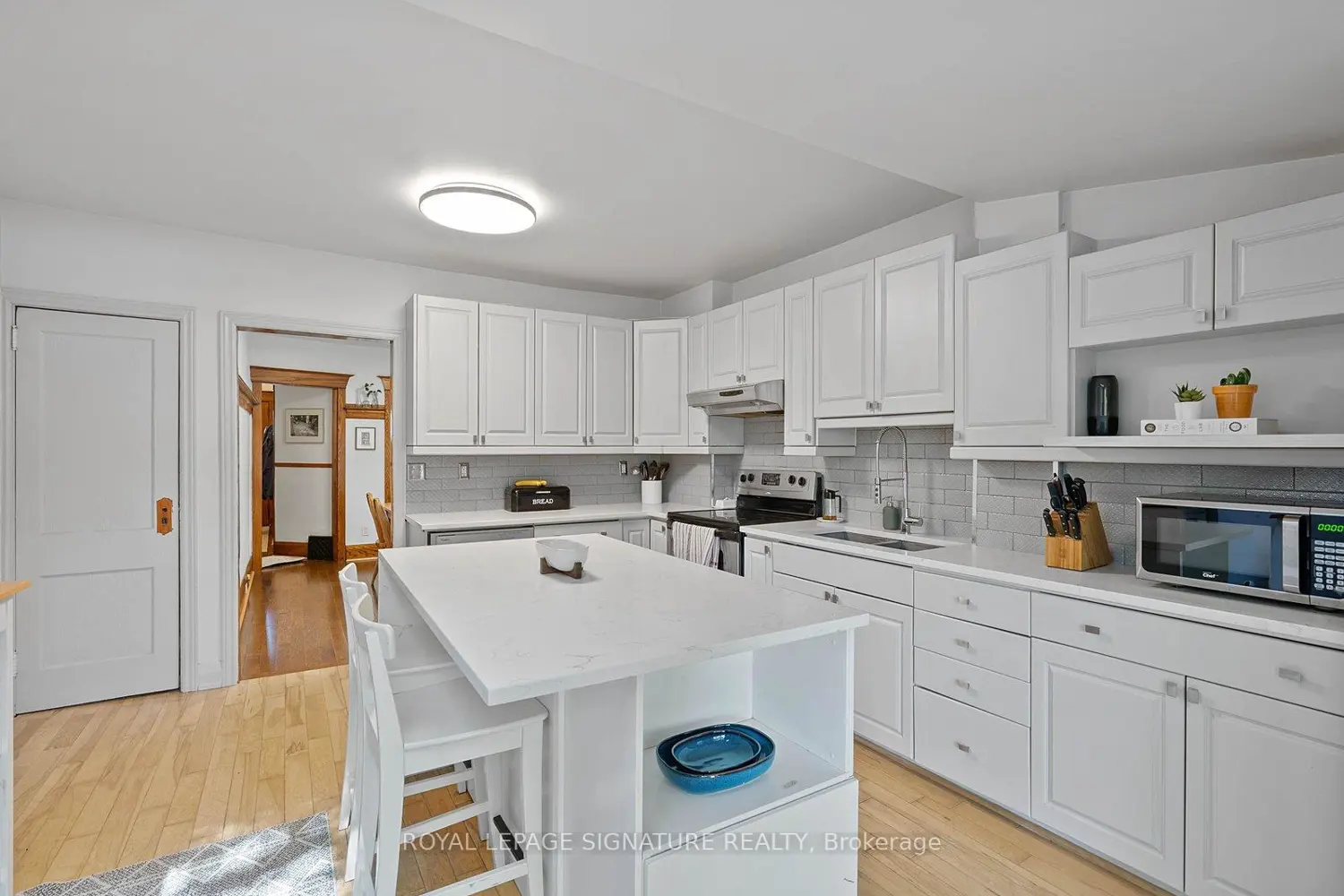 55 Kingston Road photo 5