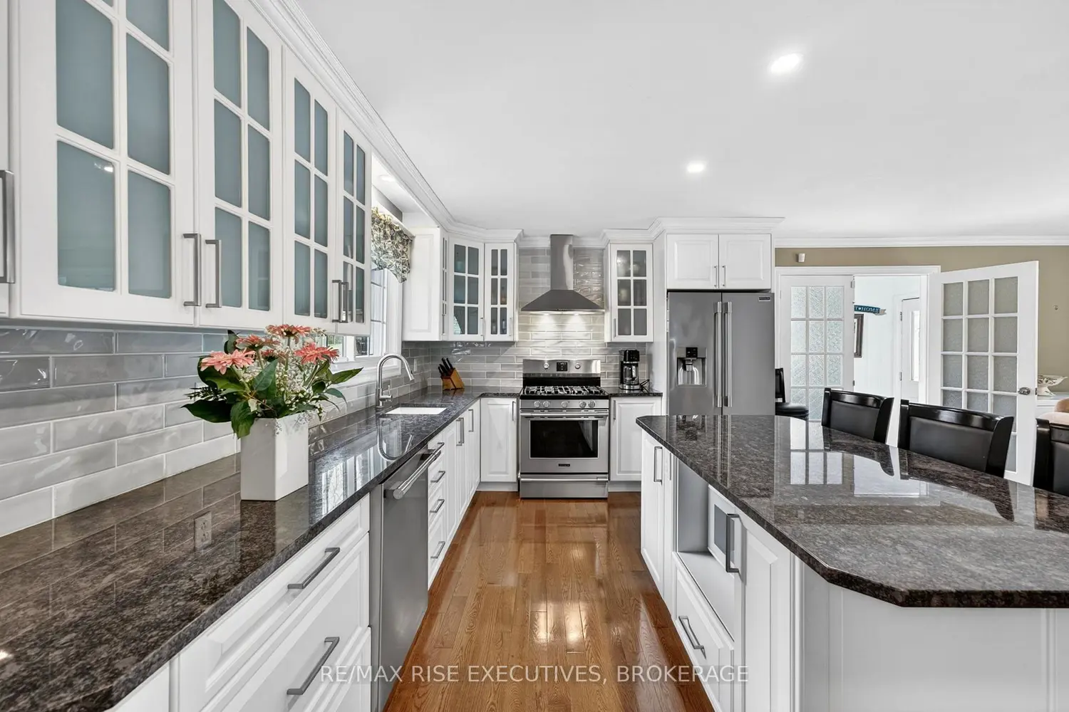 2405 Rideau Ferry Road photo 5