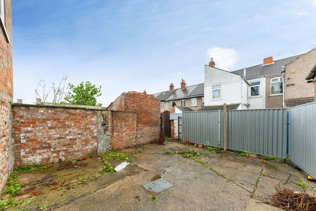 Additional image 14 of 1 bed property for saleCromwell Road, Grimsby DN31
