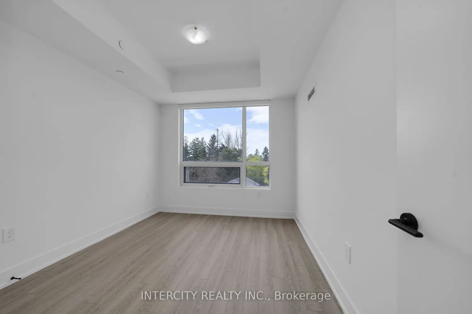 Additional image 8 of 2075 King Road 431