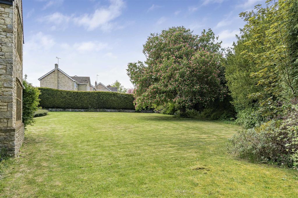 Additional image 16 of 7 bed property for sale34 Bell Lane, Syresham, Brackley NN13