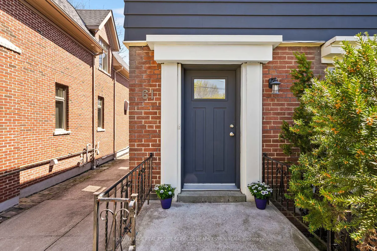 61 Sutherland Drive photo 2
