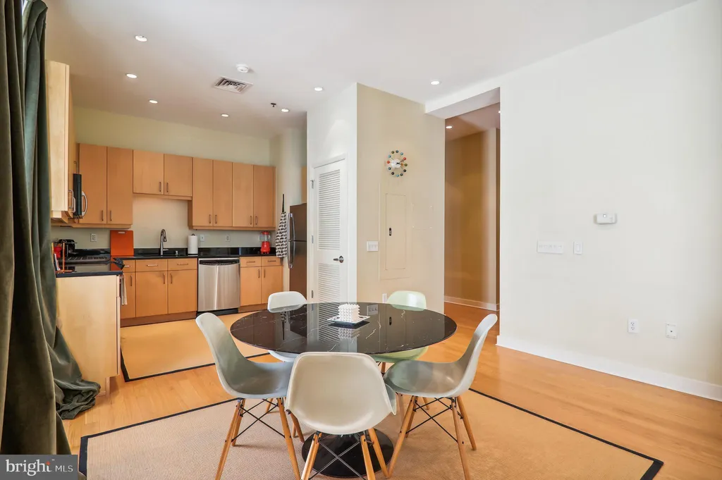 Additional image 2 of 675 E Street NW Unit 250, Washington, DC 20004