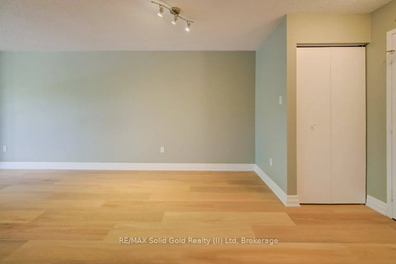 Additional image 11 of 15 Hofstetter Avenue 221