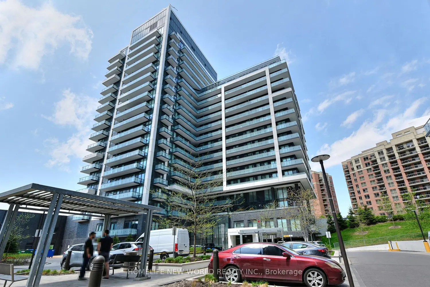 85 Oneida Crescent 811