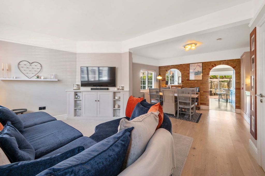Additional image 7 of 3 bed terraced house for saleGlencoe Road, Weybridge KT13