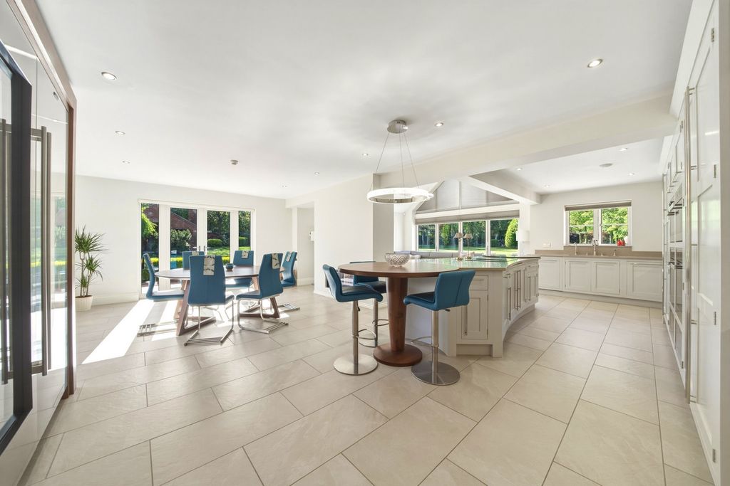 Additional image 4 of 5 bed detached house for saleWeaverlake Drive Yoxall Burton-On-Trent, Staffordshire DE13