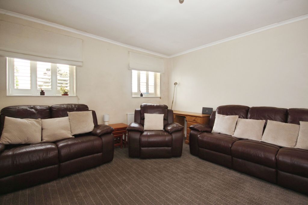 Additional image 10 of 2 bed flat for saleClarendon Square, Leamington Spa CV32