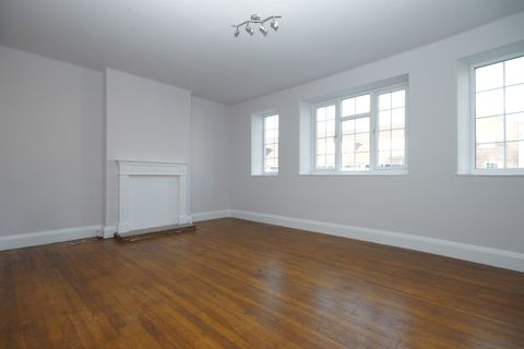 Field End Road, Pinner HA5