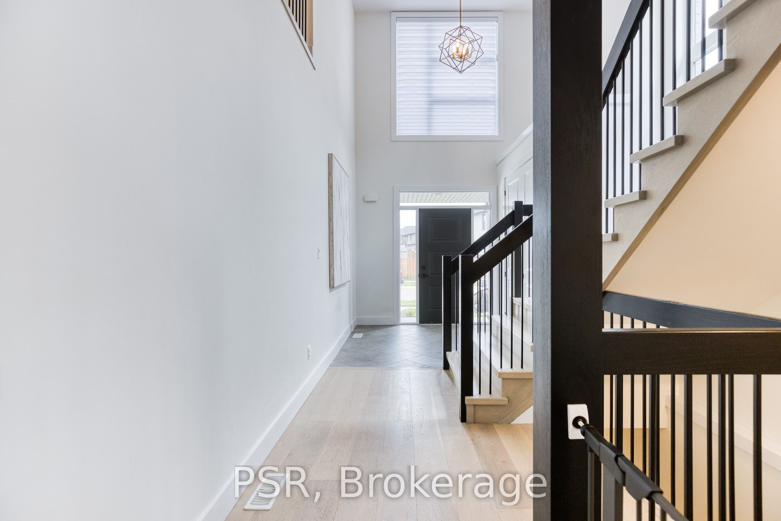 Additional image 3 of 577 Doonwoods Crescent, Kitchener, ON, N2P 0E5
