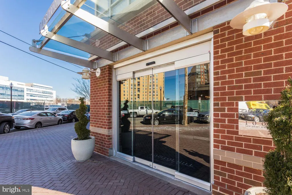 1000 New Jersey Avenue SE Unit 216, Washington, DC 20003