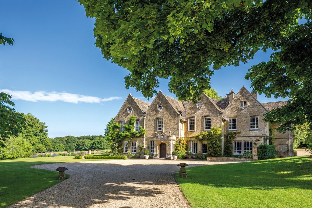 10 bed detached house for saleGreat Rollright, Nr Chipping Norton, Oxfordshire. OX7