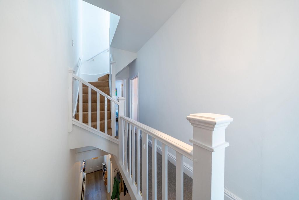 Additional image 11 of 4 bed semi-detached house for saleHardwick Grove, West Bridgford NG2