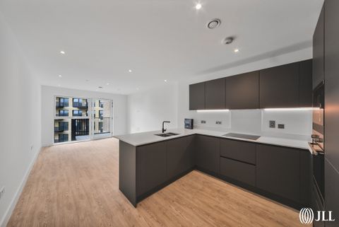 Pavana Square, Brentford TW8