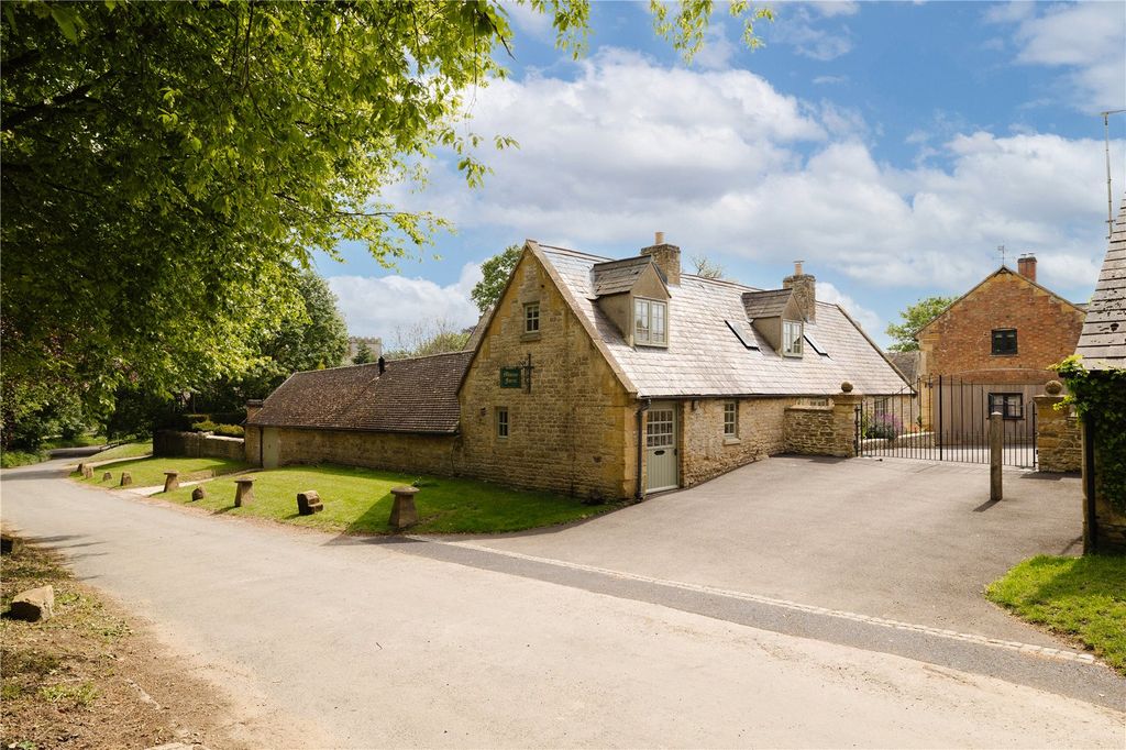 Additional image 16 of 9 bed country house for saleBroadwell, Moreton-In-Marsh, Gloucestershire GL56