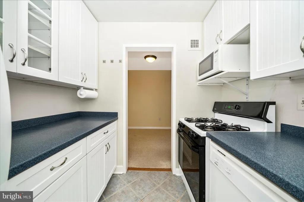Additional image 16 of 2400 NW 41st Street NW Unit 403, Washington, DC 20007