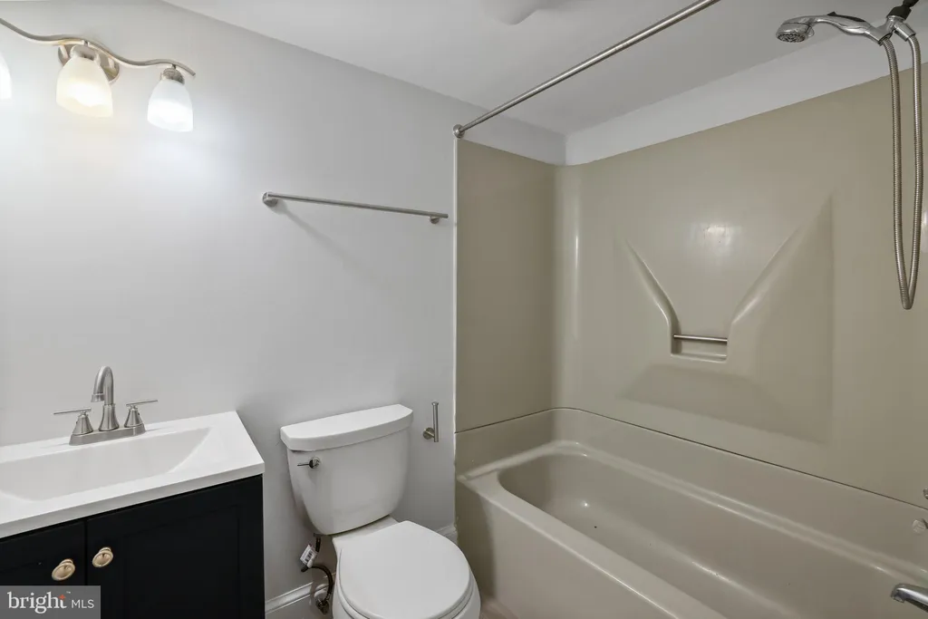Additional image 13 of 106 8th Street NE Unit B, Washington, DC 20002