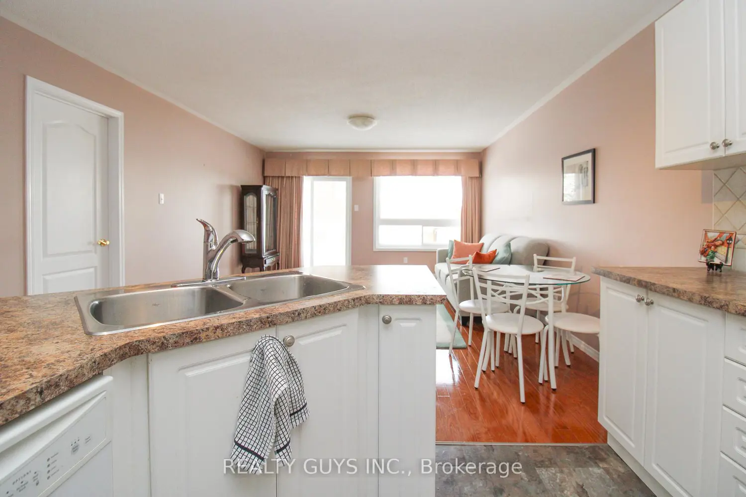 Additional image 5 of 909 Wentworth Street Unit #6