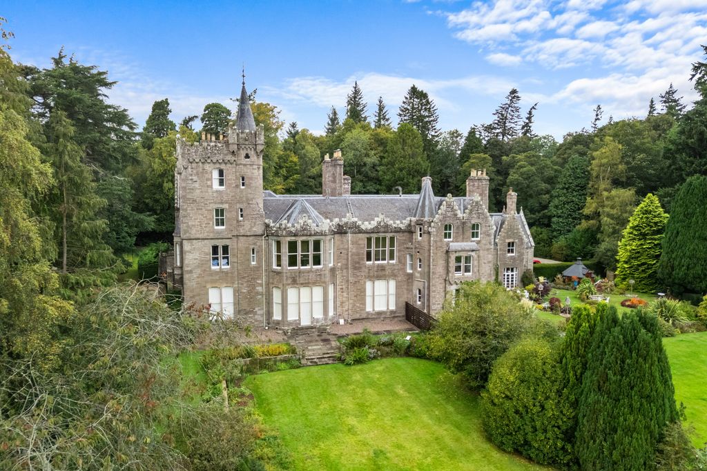 2 bed flat for saleFlat 6, Finavon Castle, Finavon, Forfar DD8