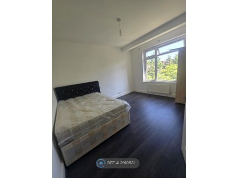 Hall Lane, London E4, Room to rent