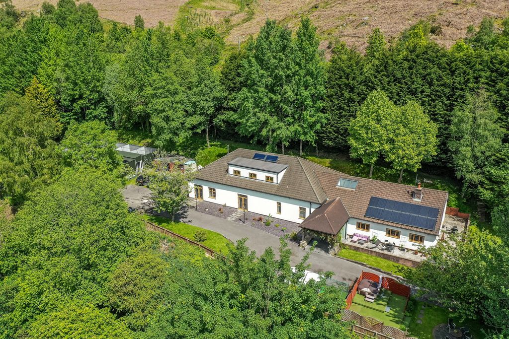 7 bed detached house for saleTaff Merthyr House, Treharris CF46