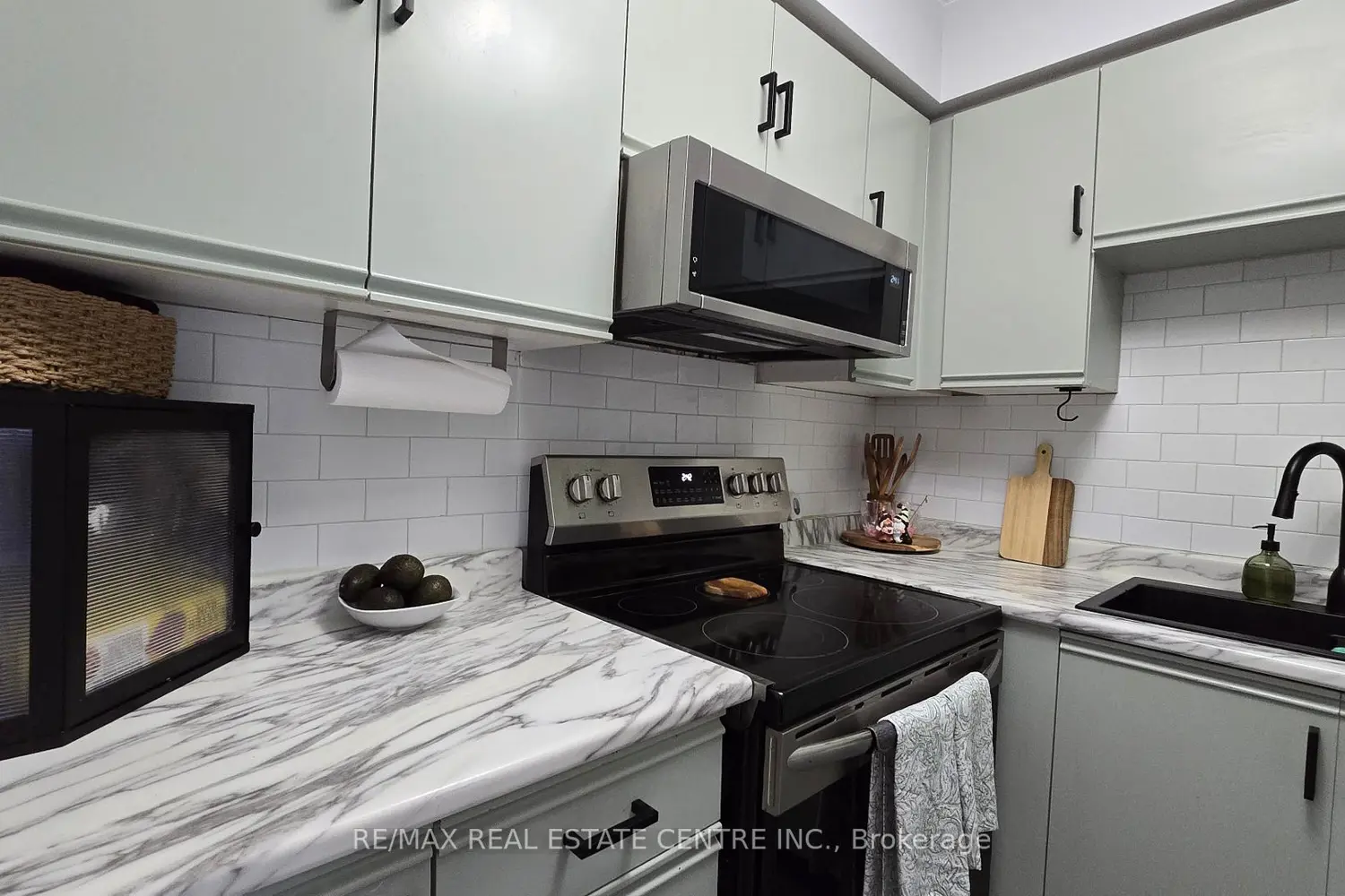 Additional image 15 of 1540 Pickering Parkway 609