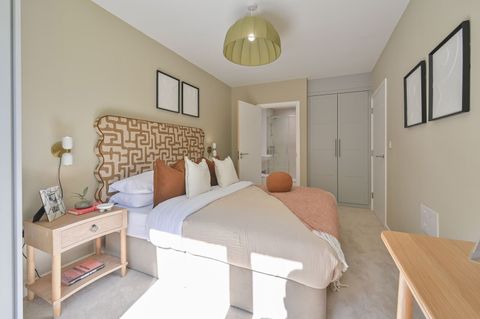 Hendon Waterside, Hendon NW9, New home