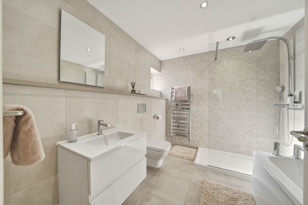 Additional image 29 of 5 bed detached house for saleWeaverlake Drive Yoxall Burton-On-Trent, Staffordshire DE13