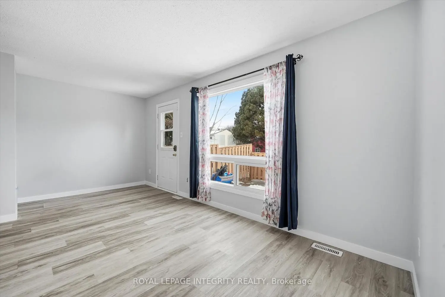 228 Millroad Way photo 3