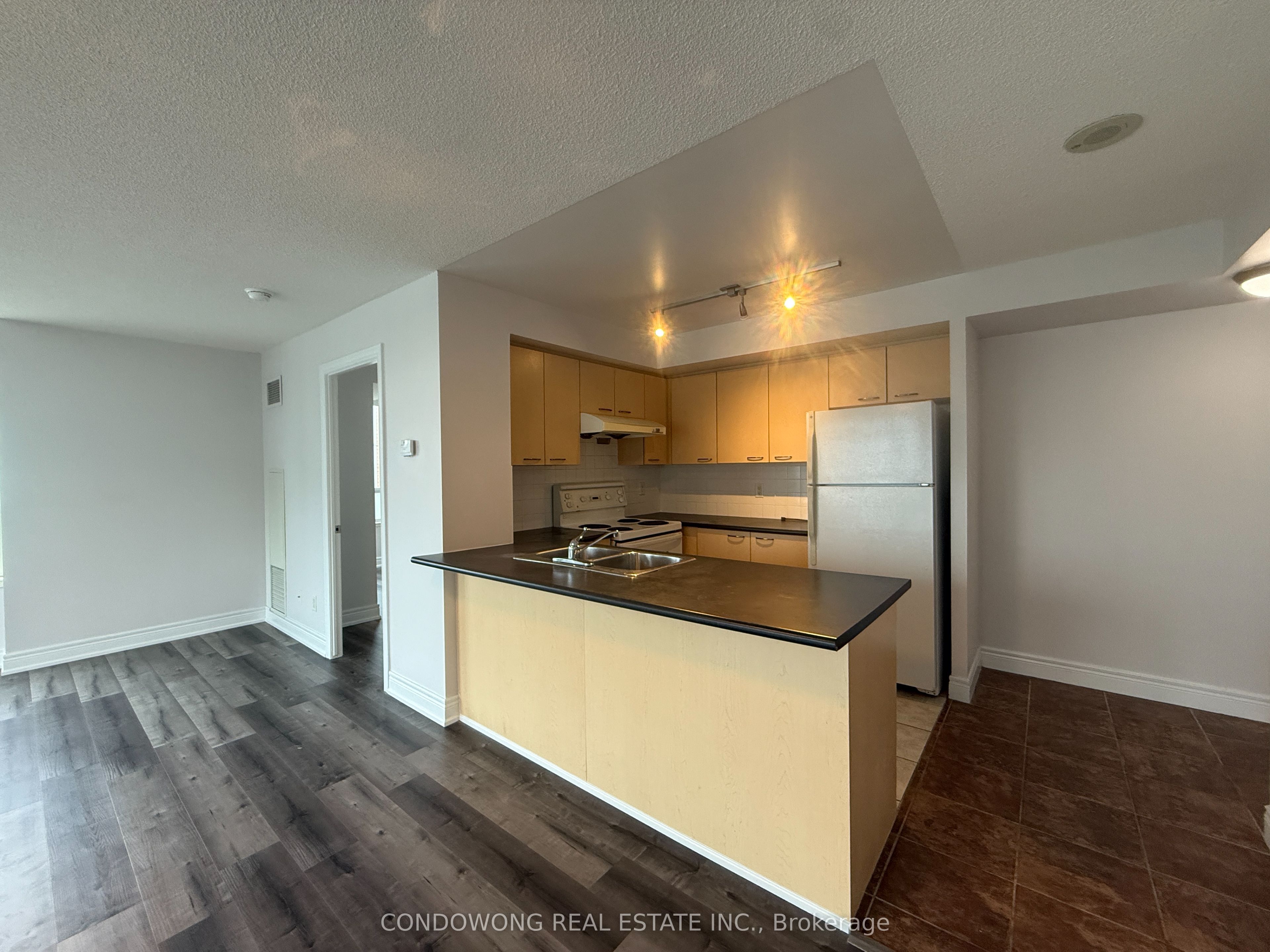 Additional image 2 of 918-48 Suncrest Boulevard, Markham, ON, L3T 7Y5
