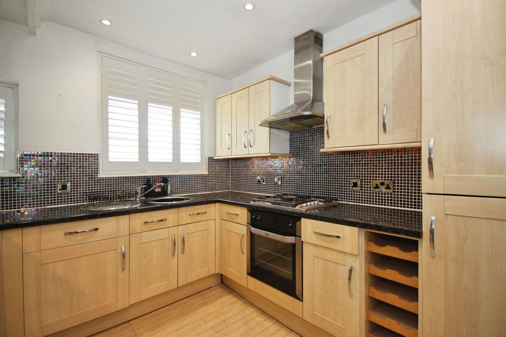 Additional image 8 of 2 bed flat for saleClarendon Square, Leamington Spa CV32