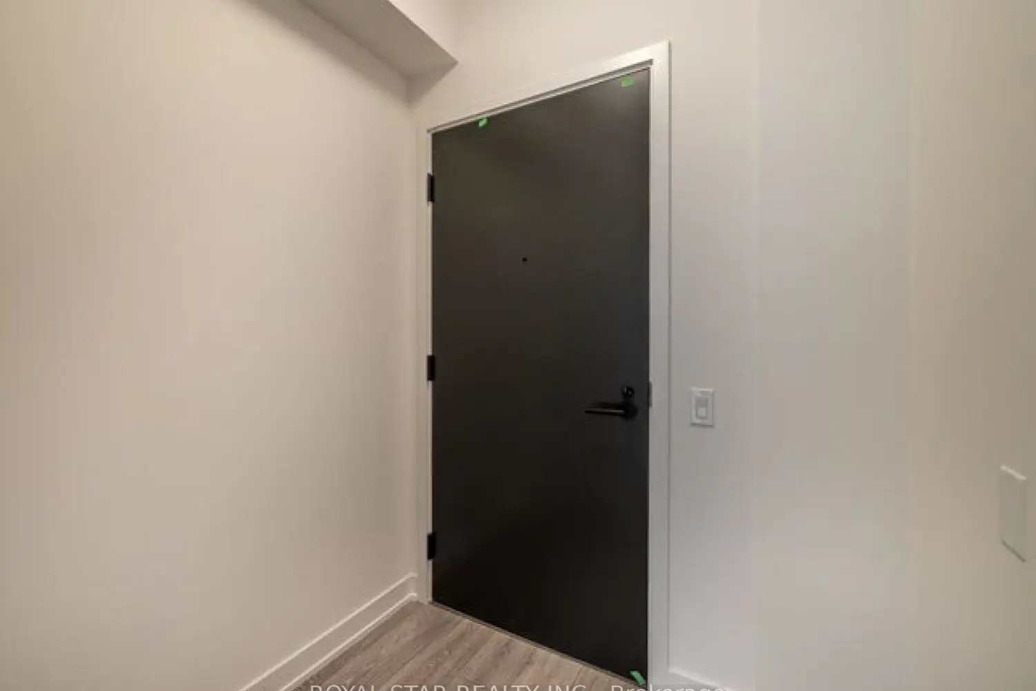 108 Peter Street #518 photo 3