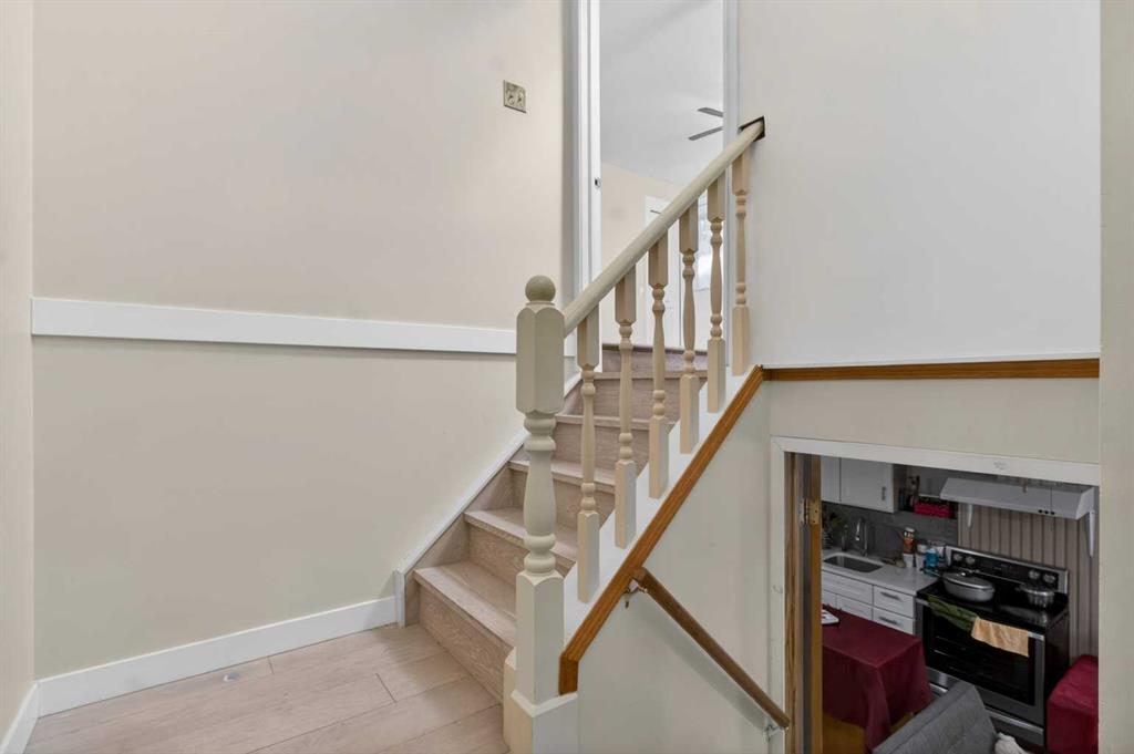 Additional image 4 of 252 Erin Woods Drive SE, Calgary, AB, T2B 3B9