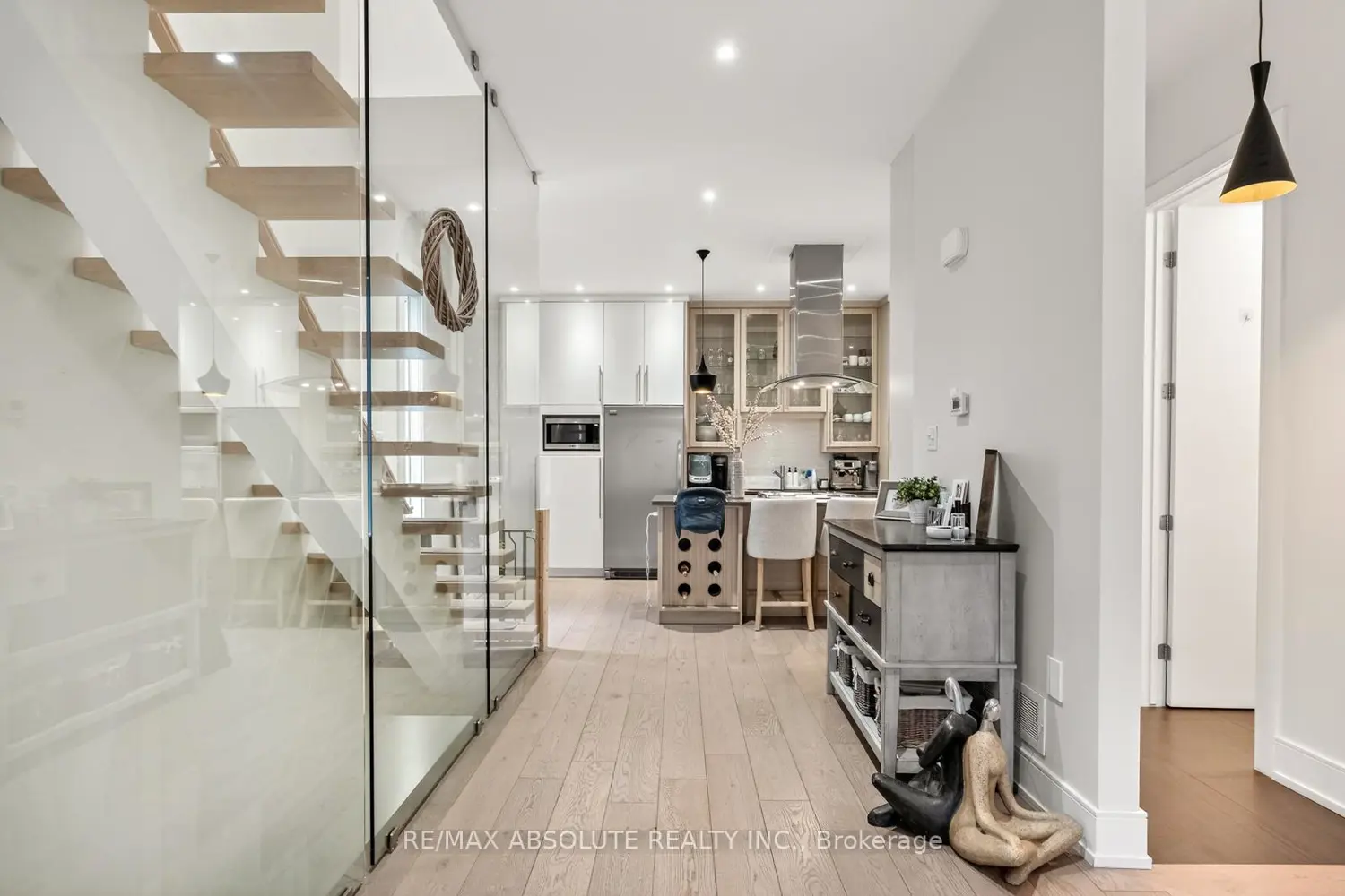 246 Westhaven Crescent photo 4