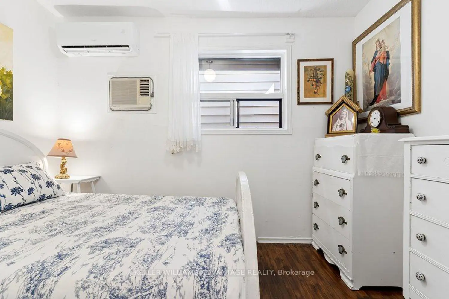 186 Cedric Avenue photo 4