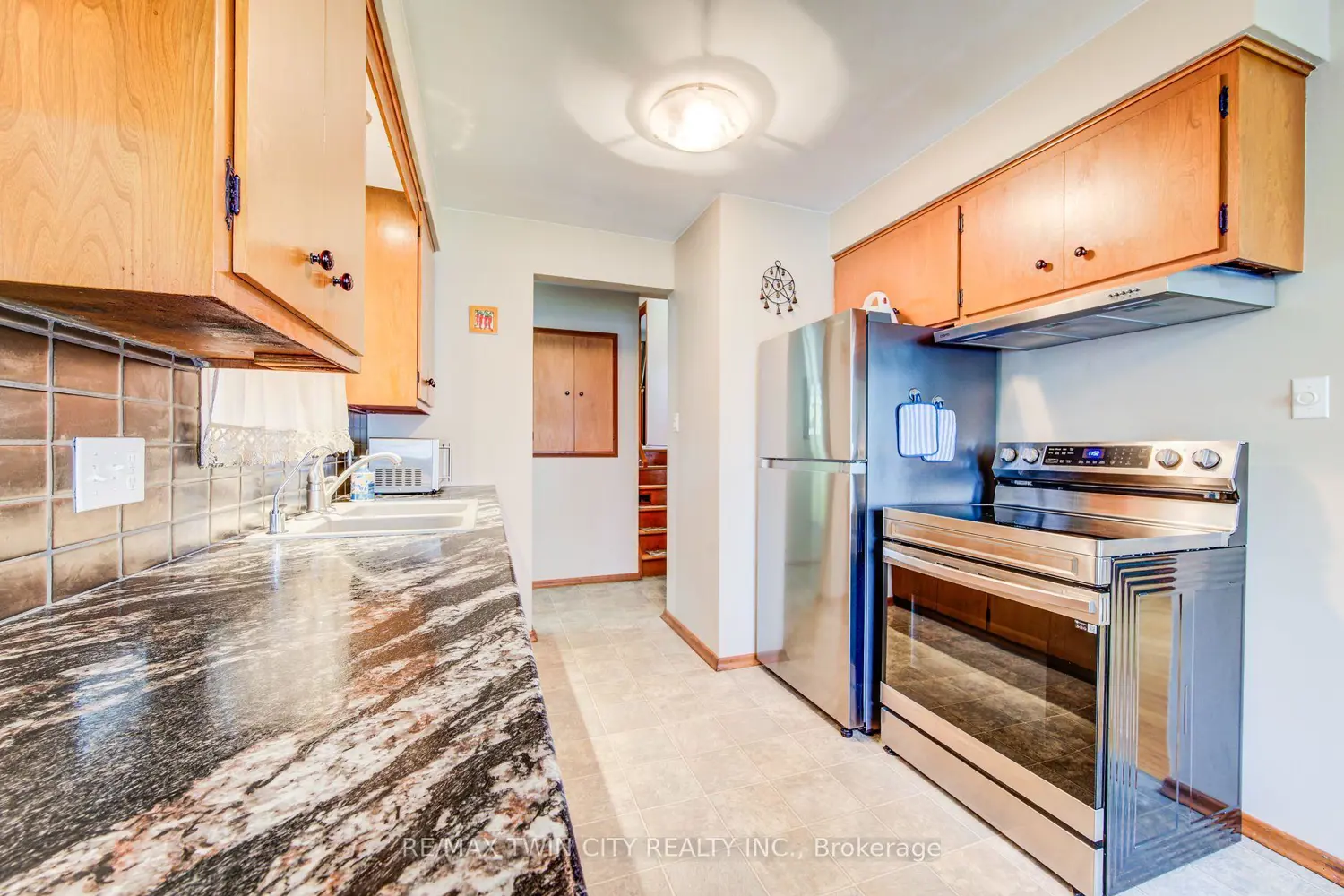 Additional image 4 of 18 Queenston Crescent
