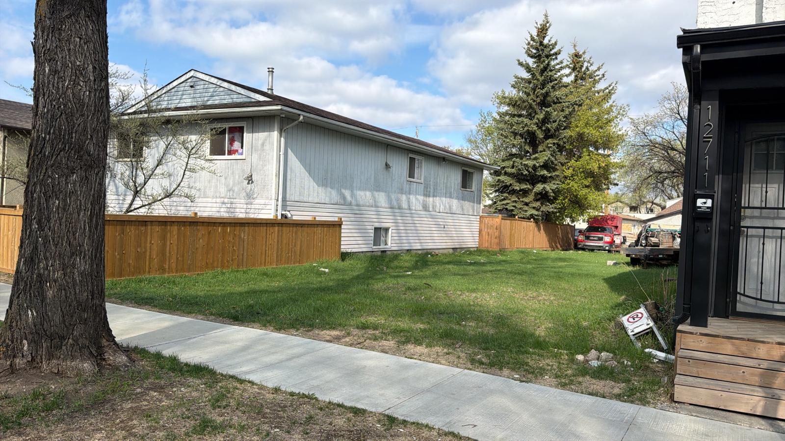 Additional image 3 of 12713 119 Street, Edmonton, AB, T5E5M2