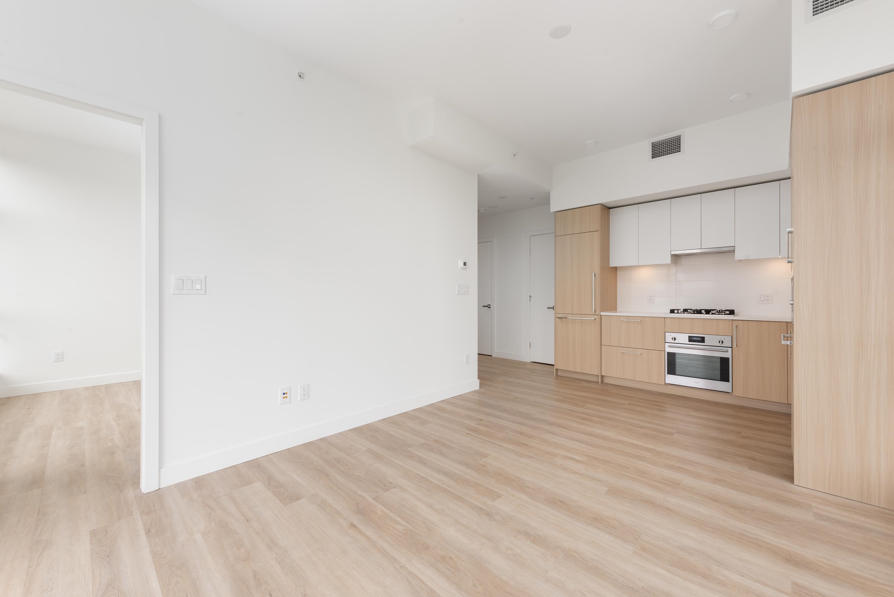 Additional image 4 of 303-9675 King George Boulevard, Surrey, BC, V3T 0T7