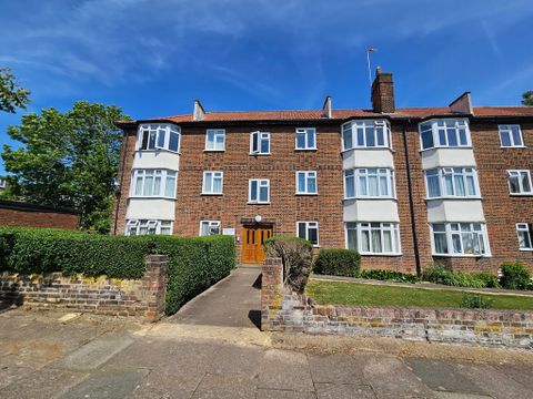 Brook Avenue, Edgware HA8