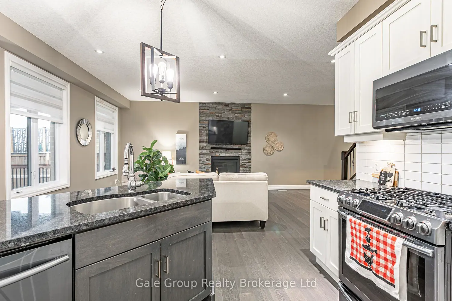 Additional image 8 of 1124 Alberni Road