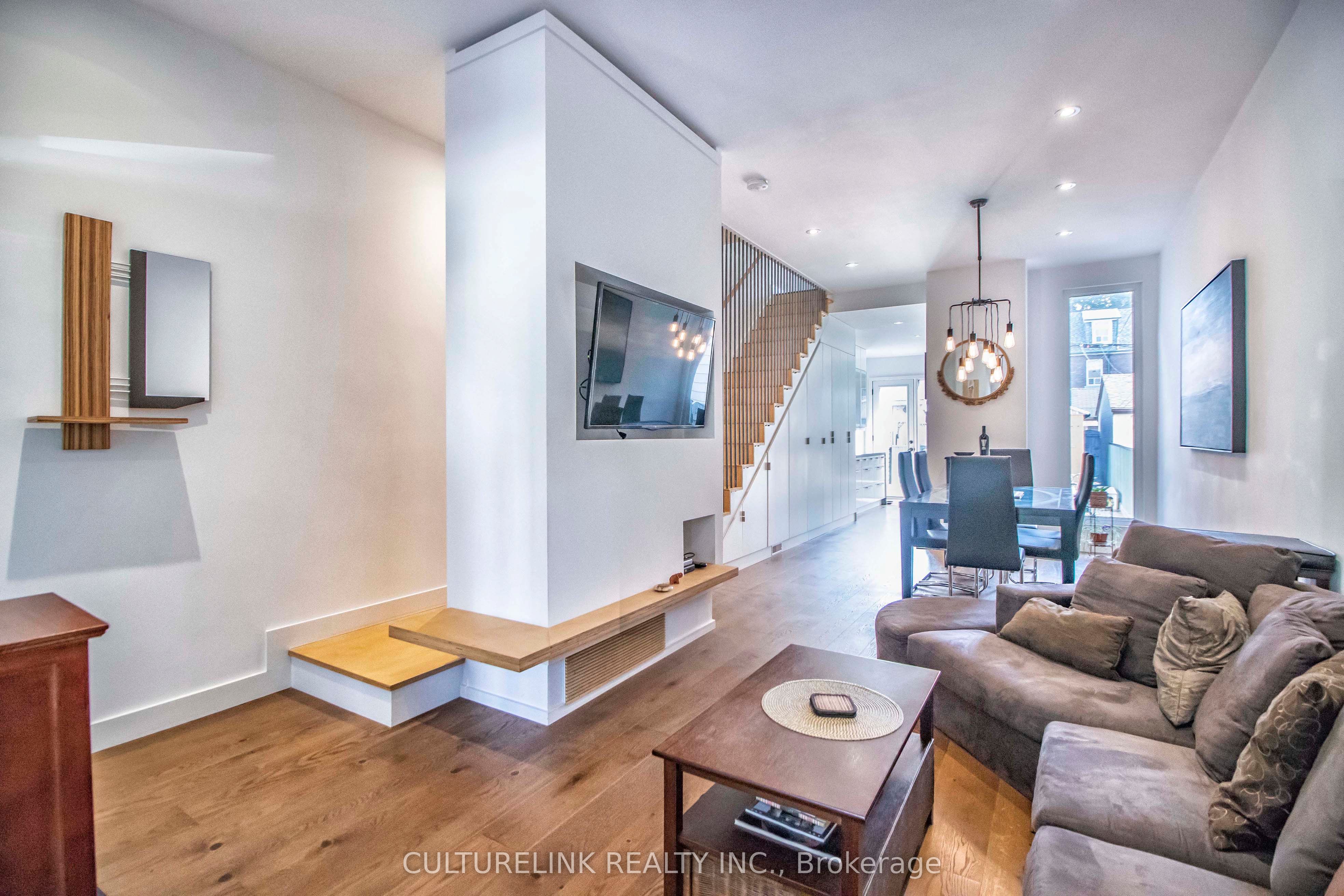 Additional image 2 of Upper-121 Montrose Avenue, Toronto, ON, M6J 2T6