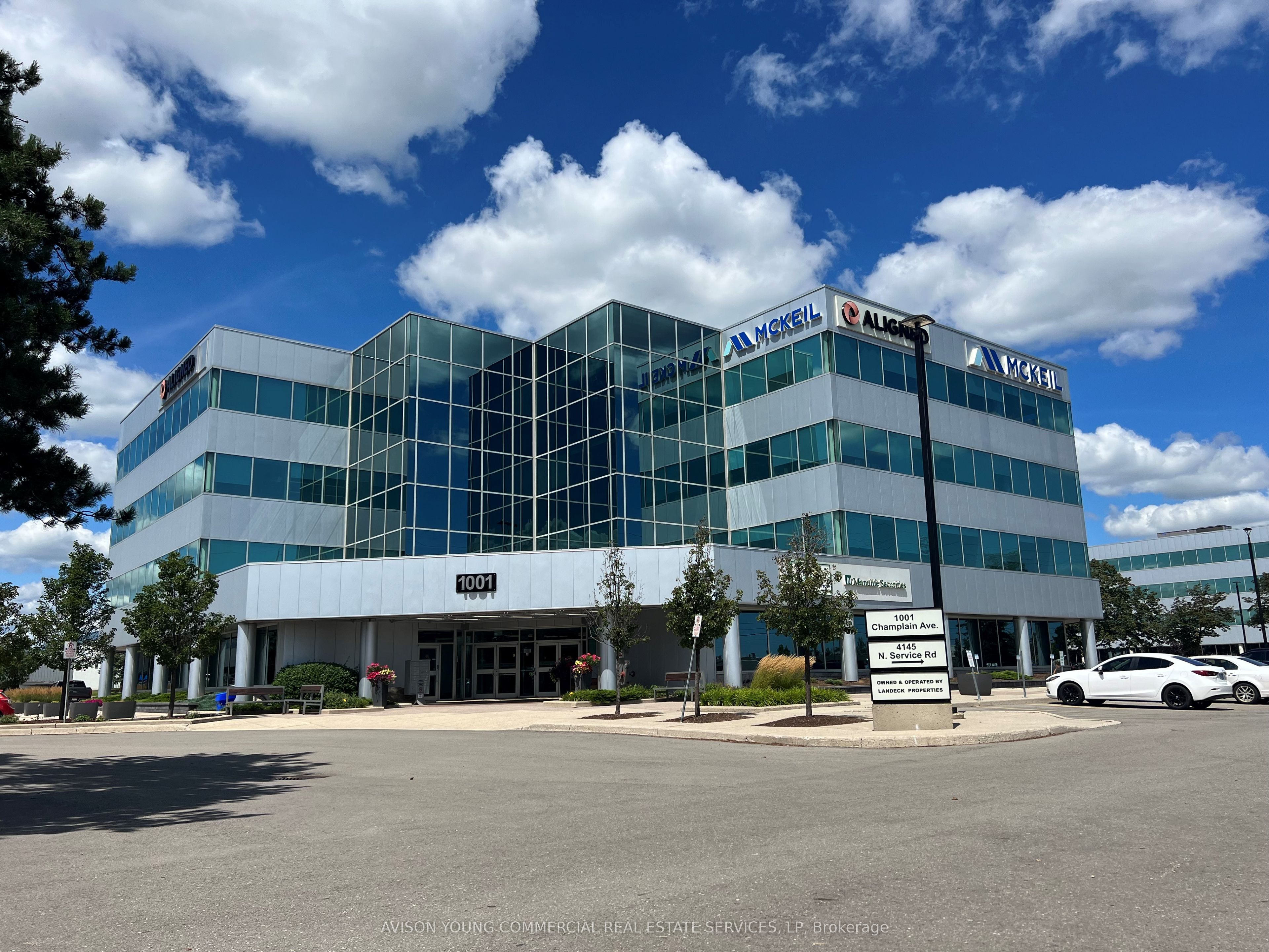 203-1001 Champlain Avenue, Burlington, ON, L7L 5Z4