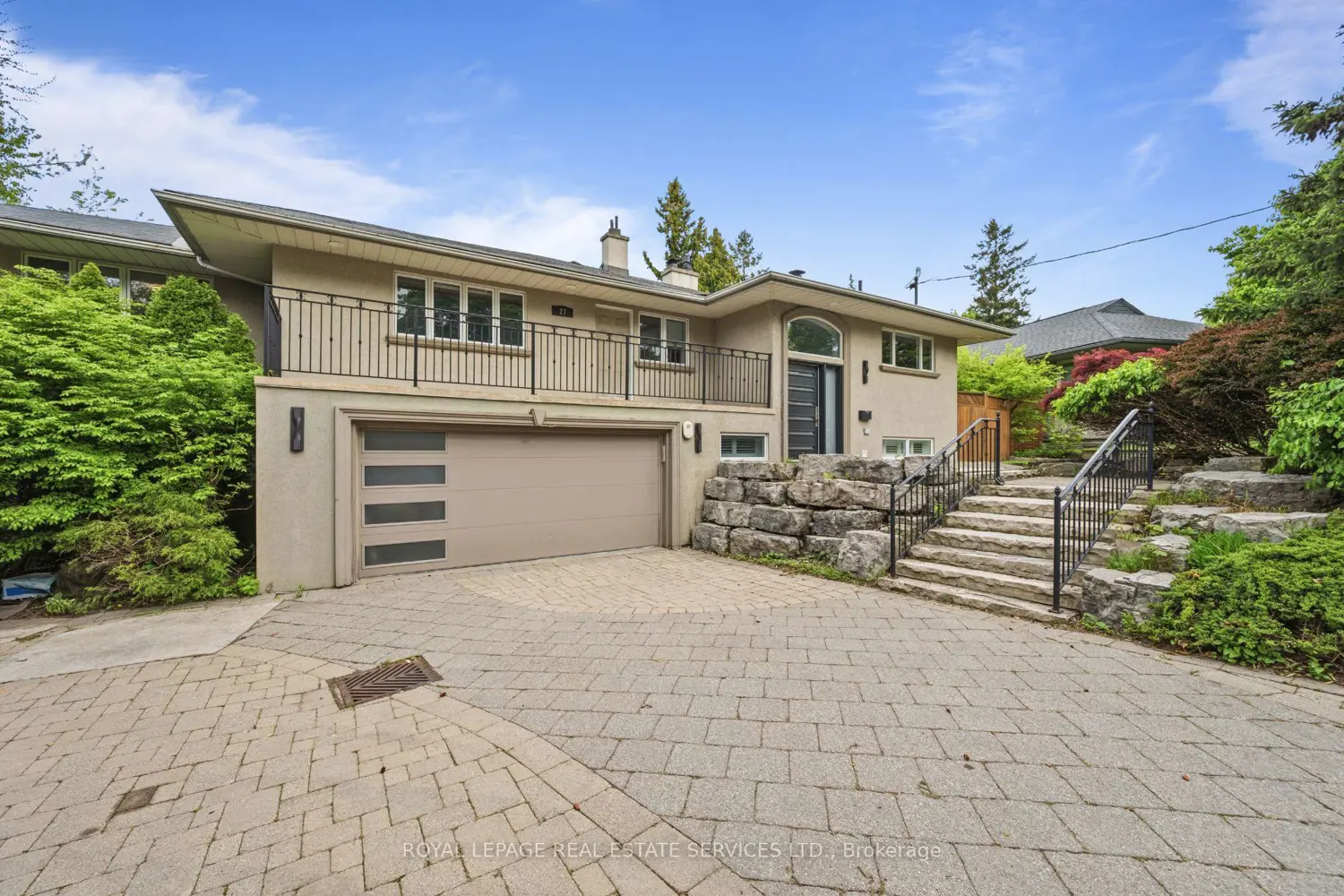 27 Princess Anne Crescent photo 2