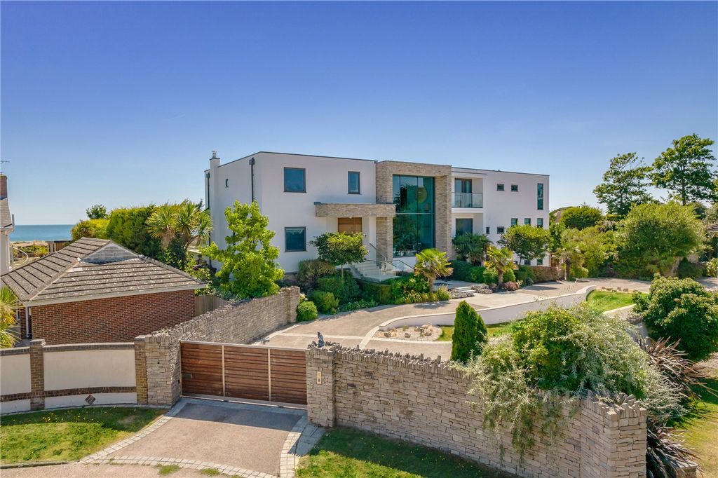6 bed detached house for saleBarrack Lane, Aldwick, West Sussex PO21