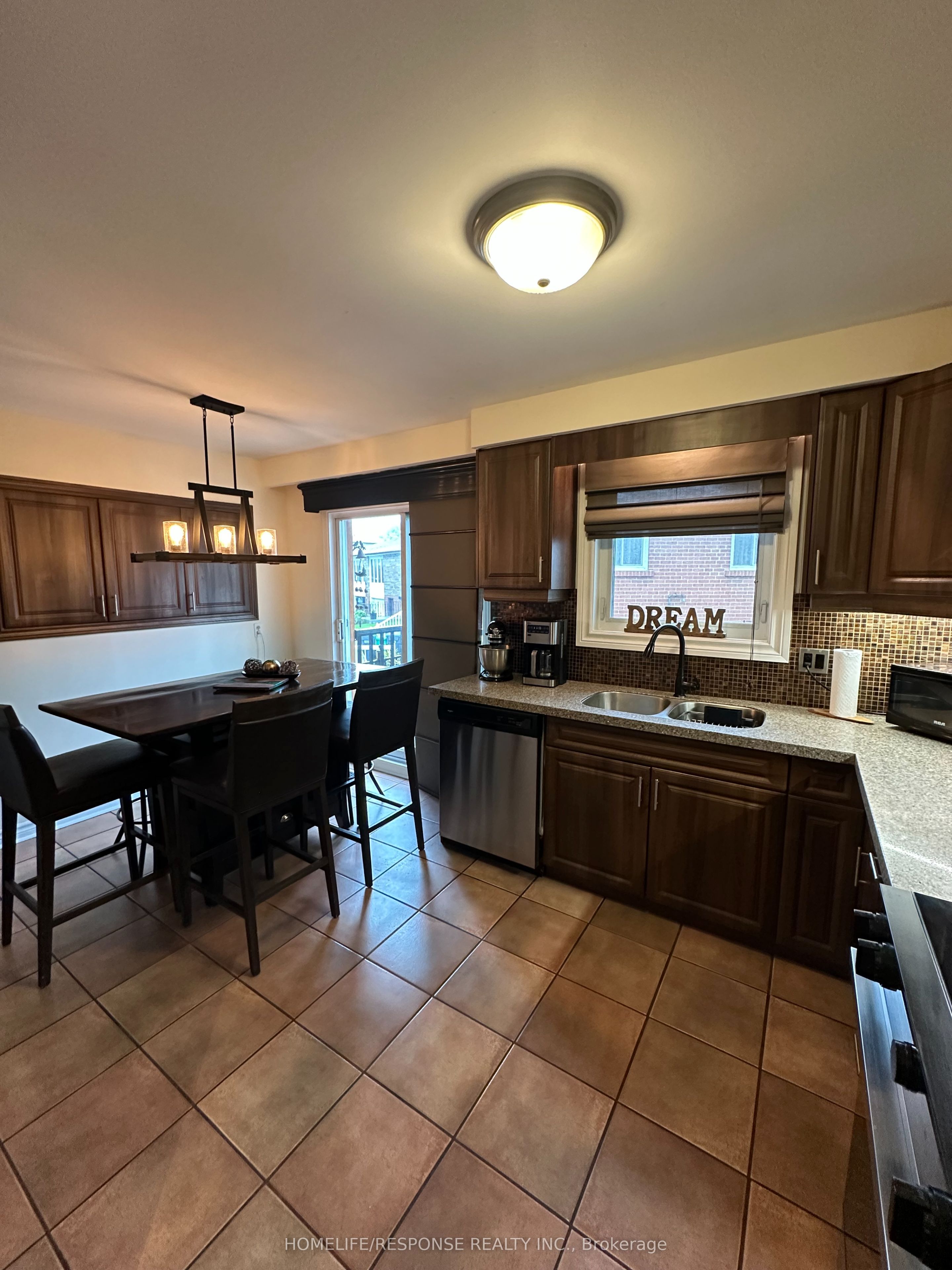 Additional image 6 of 3430 Homark Drive, Mississauga, ON, L4Y 2K7